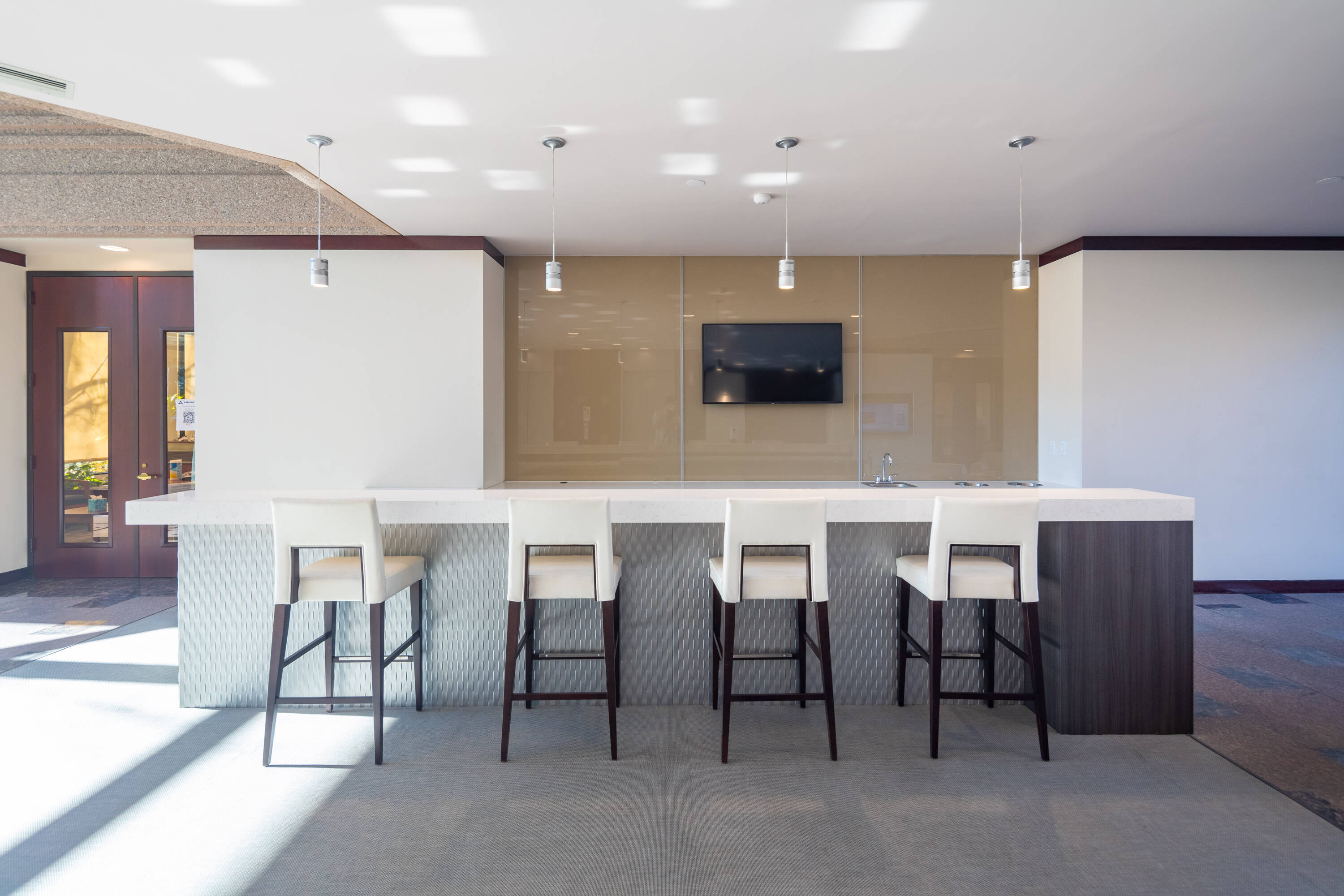 2150 River Plaza Dr, Sacramento, CA 95833