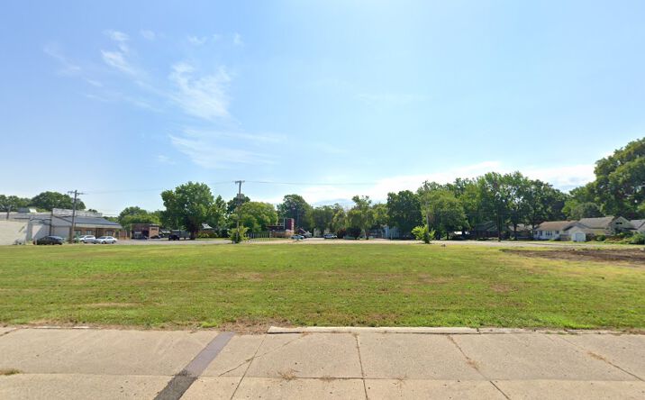 Pictures of Land property located at 1320 S MacArthur Blvd, Springfield, IL 62704 for lease - image #1