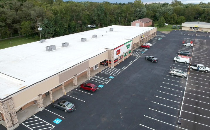 Pictures of Retail property located at 8648 Waynesburg Dr SE, Waynesburg, OH 44688 for lease - image #1