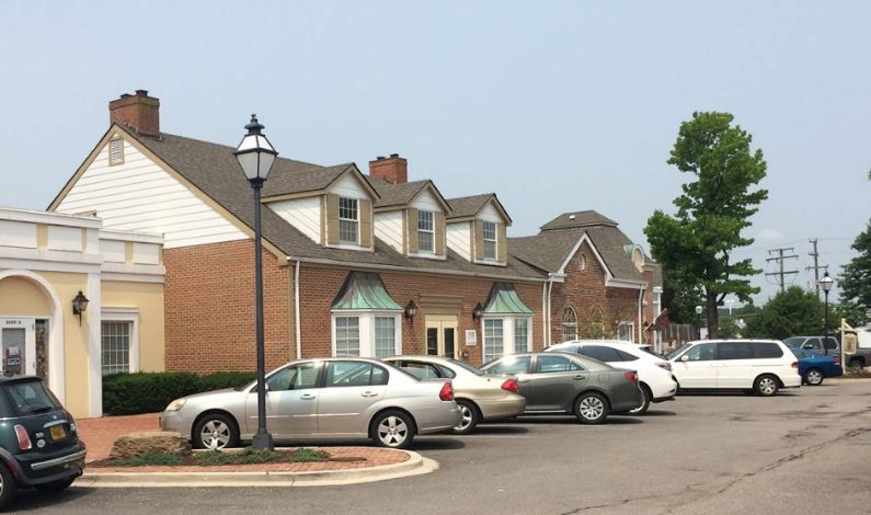 Pear Tree Village Ct, Mt Vernon, VA 22309