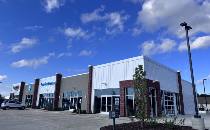 Pictures of Retail, Office property located at 4607 E 53rd St, Davenport, IA 52807 for lease - image #1
