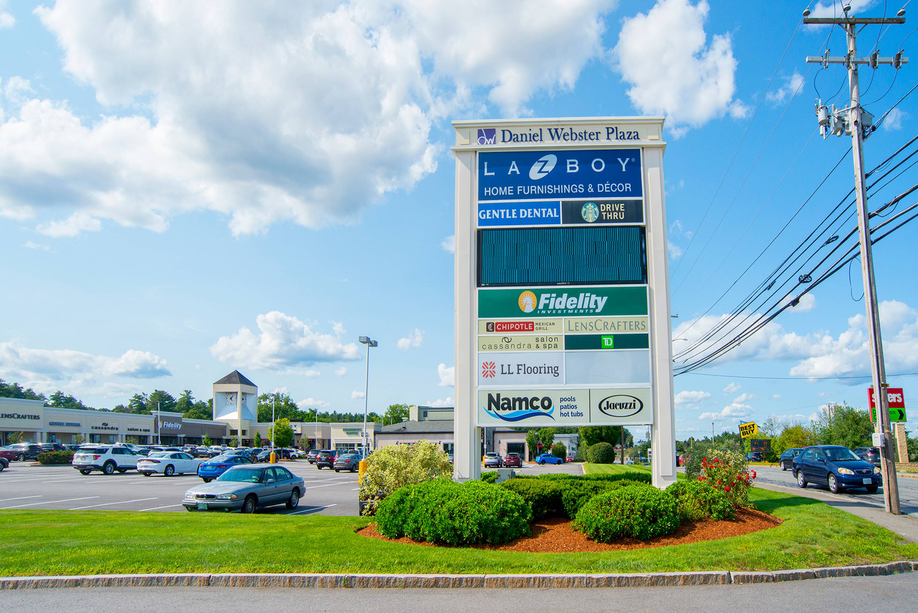 225 Daniel ster Hwy, Nashua, NH 03060