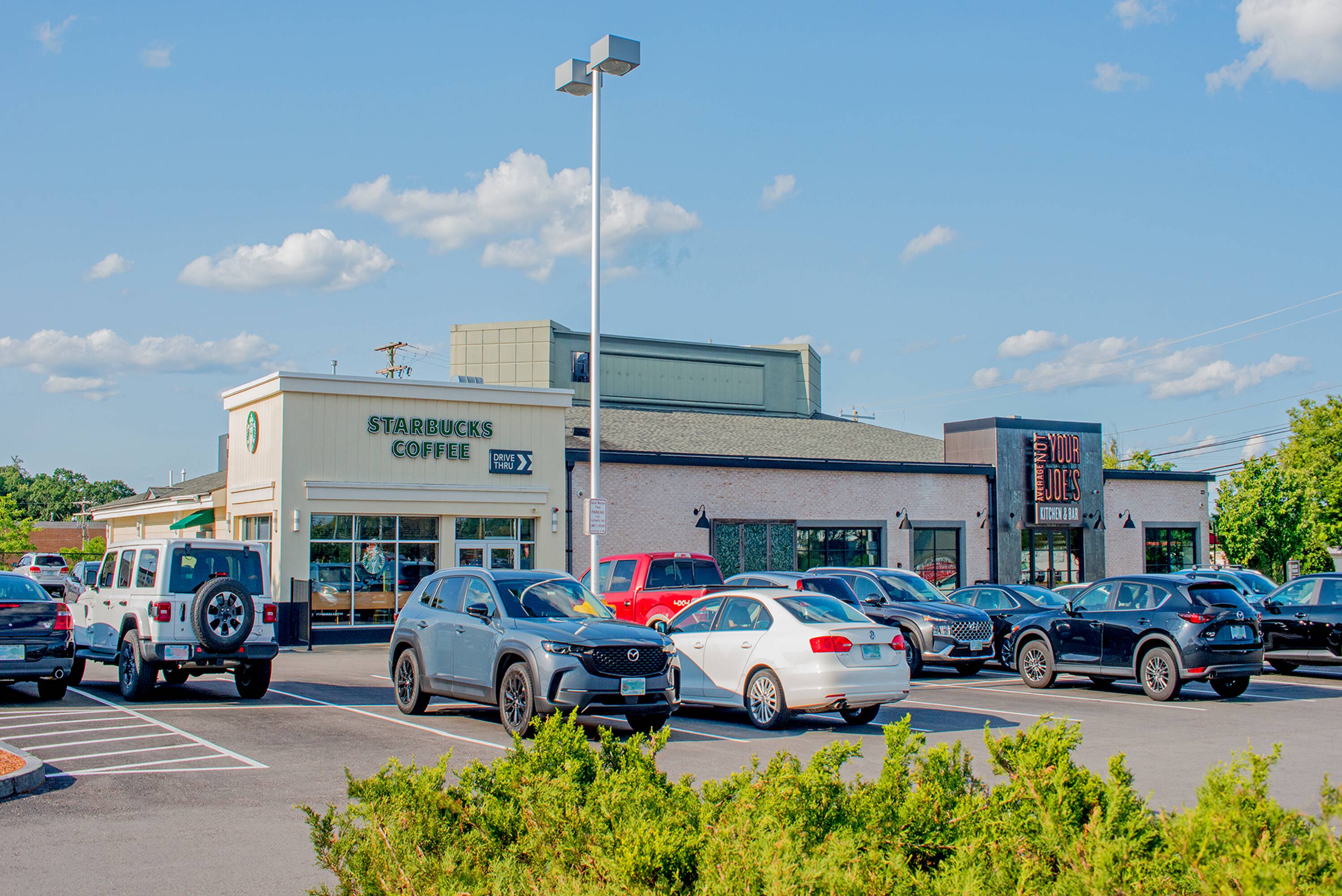 225 Daniel ster Hwy, Nashua, NH 03060