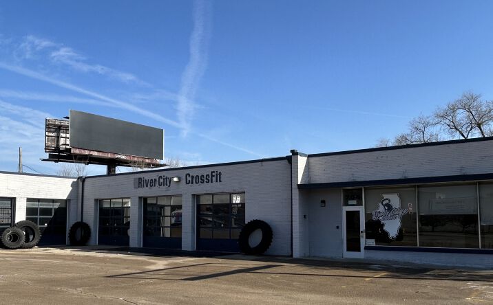 Pictures of Office, Retail, Industrial property located at 706 N William Kumpf Blvd, Peoria, IL 61602 for lease - image #1