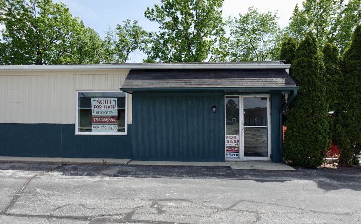 Pictures of Office property located at 3157 Christy Way E, Saginaw, MI 48603 for lease - image #1