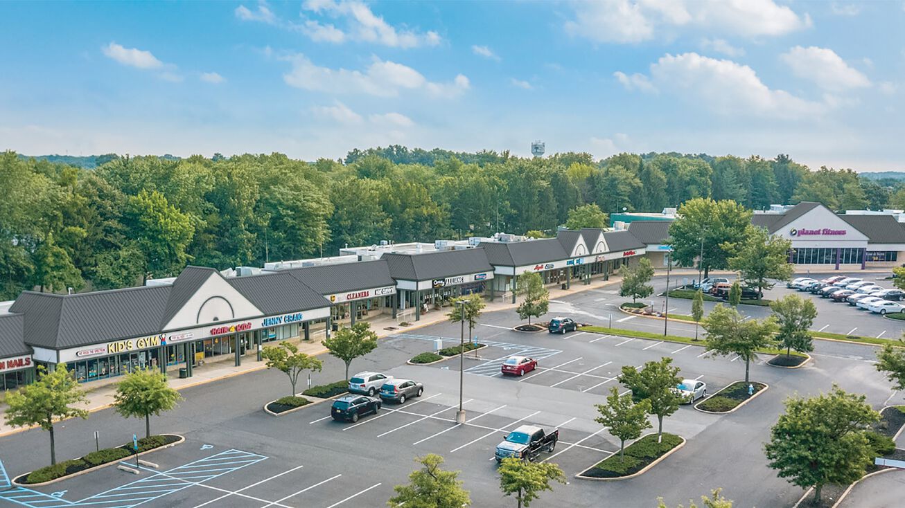 3117 NJ38, Mt Laurel Township, NJ 08054