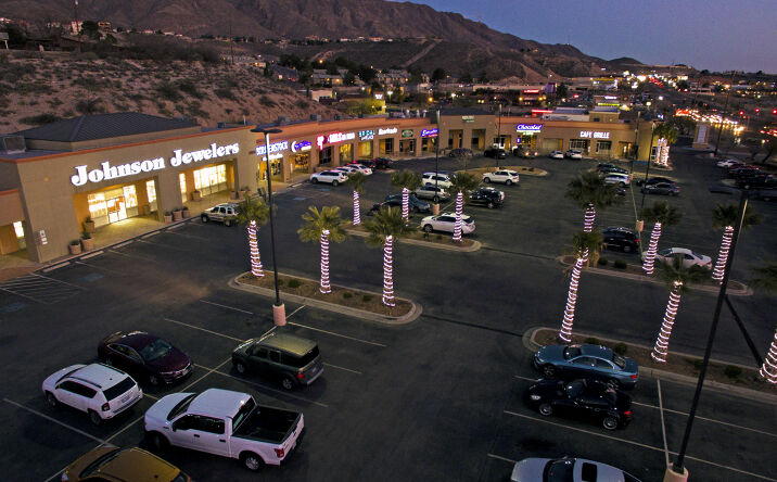 Pictures of Retail property located at 5860 N Mesa St, El Paso, TX 79912 for lease - image #1