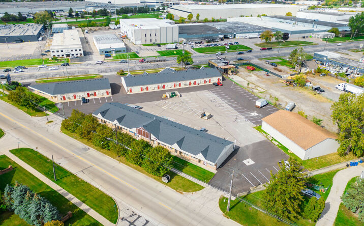 Pictures of Retail property located at 14555-14647 Frazho Rd & 26010-26126 Groesbeck, Warren, MI 48089 for lease - image #1
