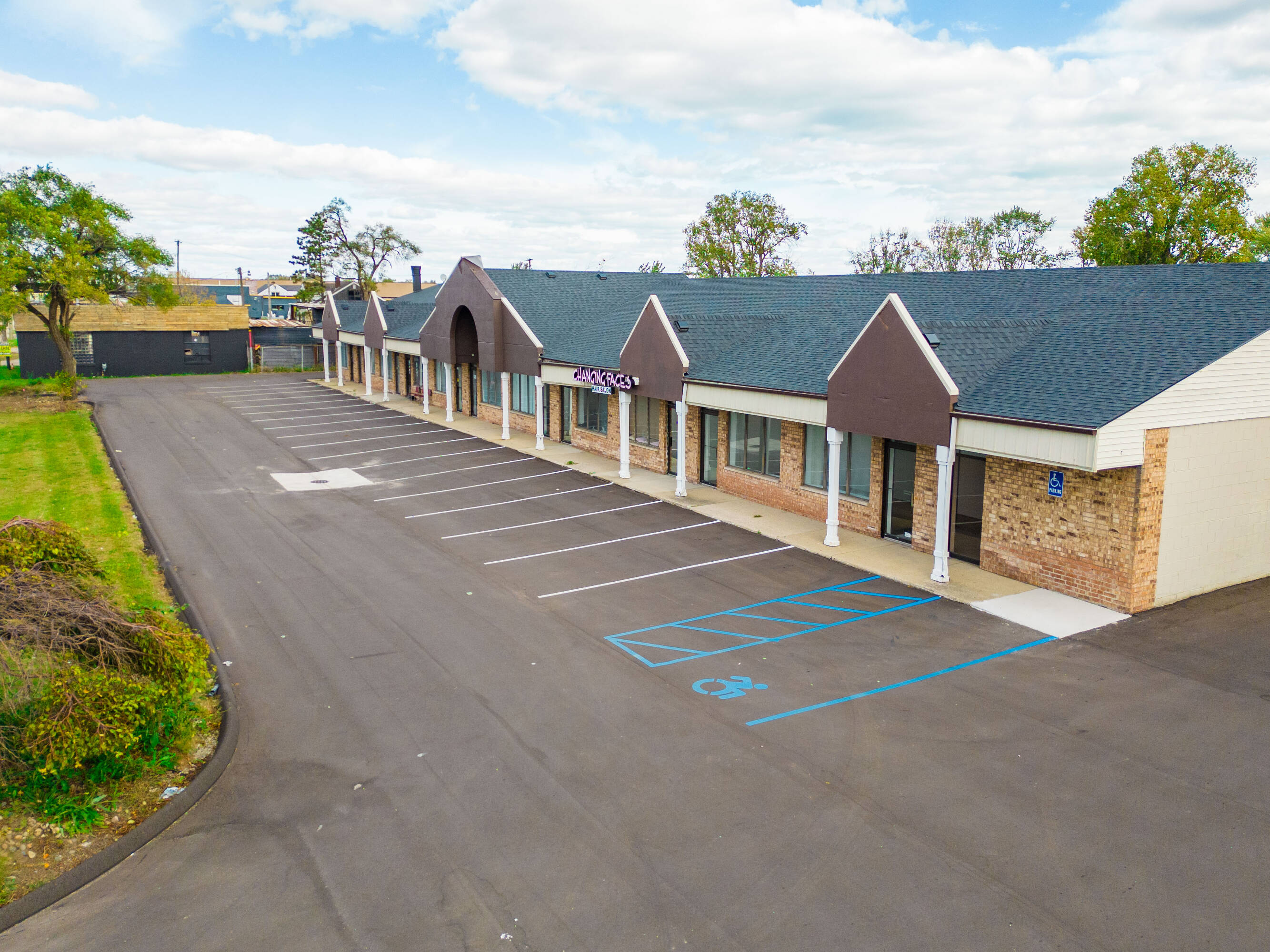 1455514647 Frazho Rd & 2601026126 Groesbeck, Warren, MI 48089