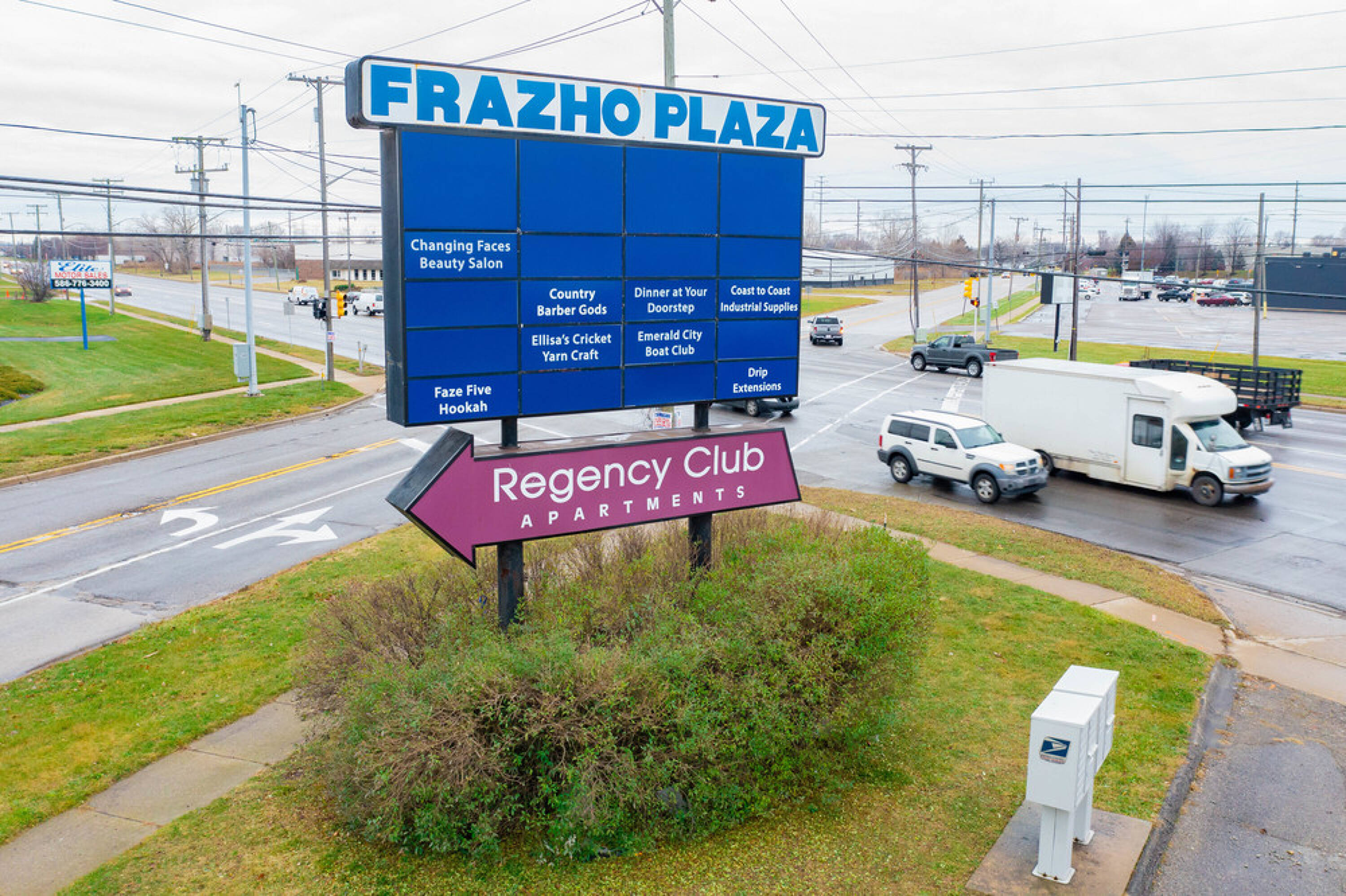 1455514647 Frazho Rd & 2601026126 Groesbeck, Warren, MI 48089