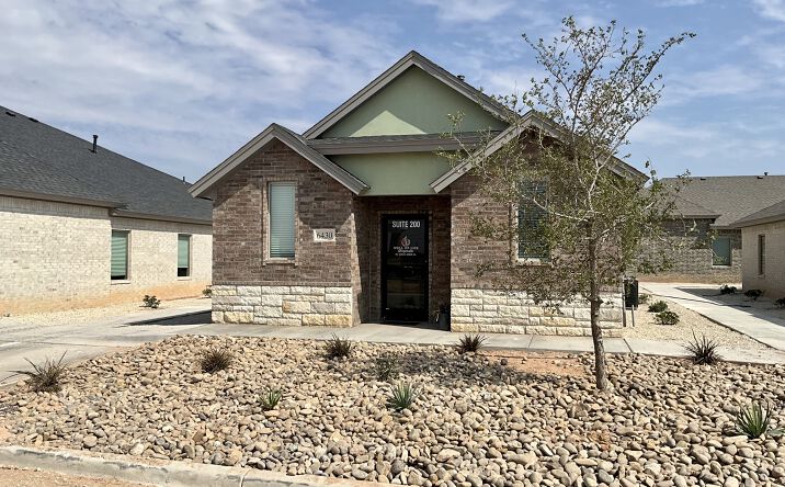 Pictures of Office property located at 6402 98th St, Lubbock, TX 79424 for lease - image #1