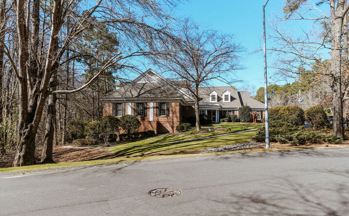 Pictures of Office property located at 120 Applecross Rd, Pinehurst, NC 28374 for lease - image #1