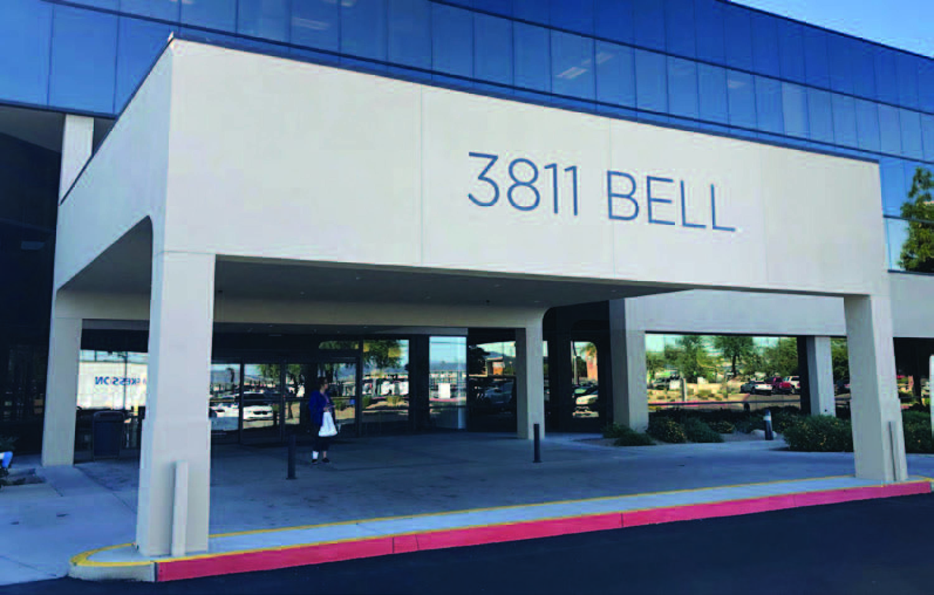5611049