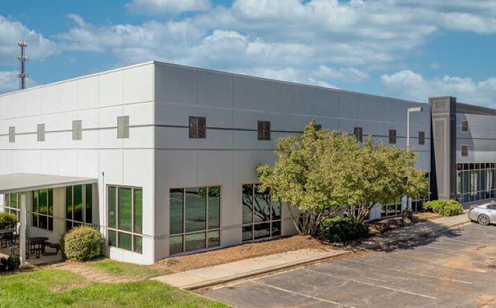 Pictures of Office, Industrial property located at 6135 Lakeview Rd, Charlotte, NC 28269 for lease - image #1