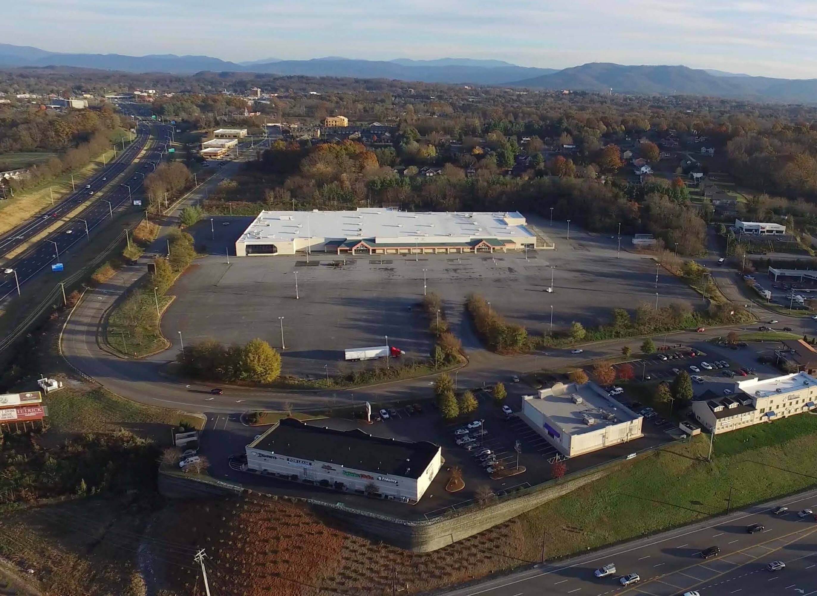 3019 Peoples St, Johnson City, TN 37604