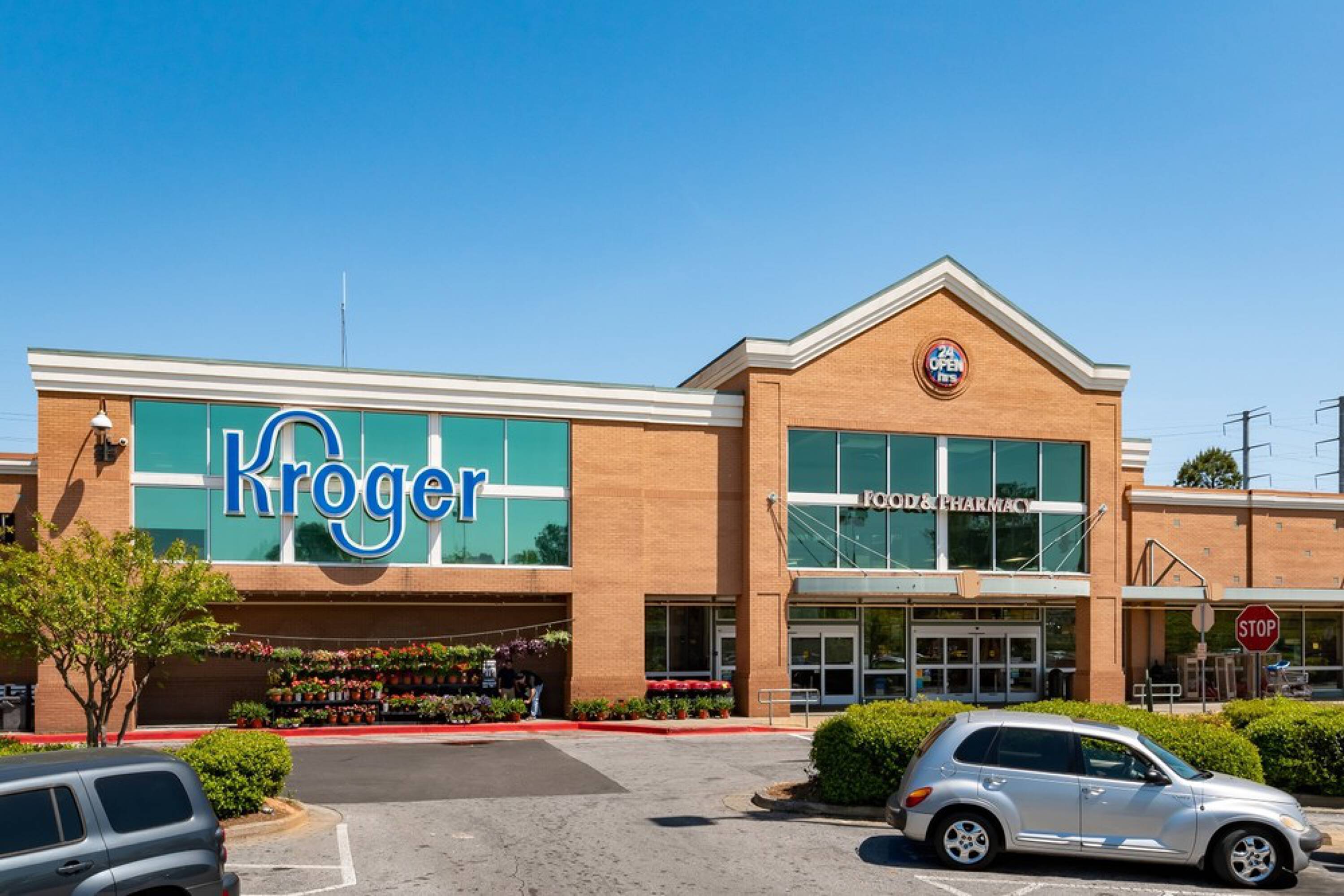 5656 Jonesboro Rd, Lake City, GA 30260