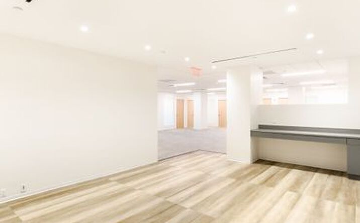 Pictures of Retail, Office property located at 370 7th Avenue, New York, NY 10001 for lease - image #1