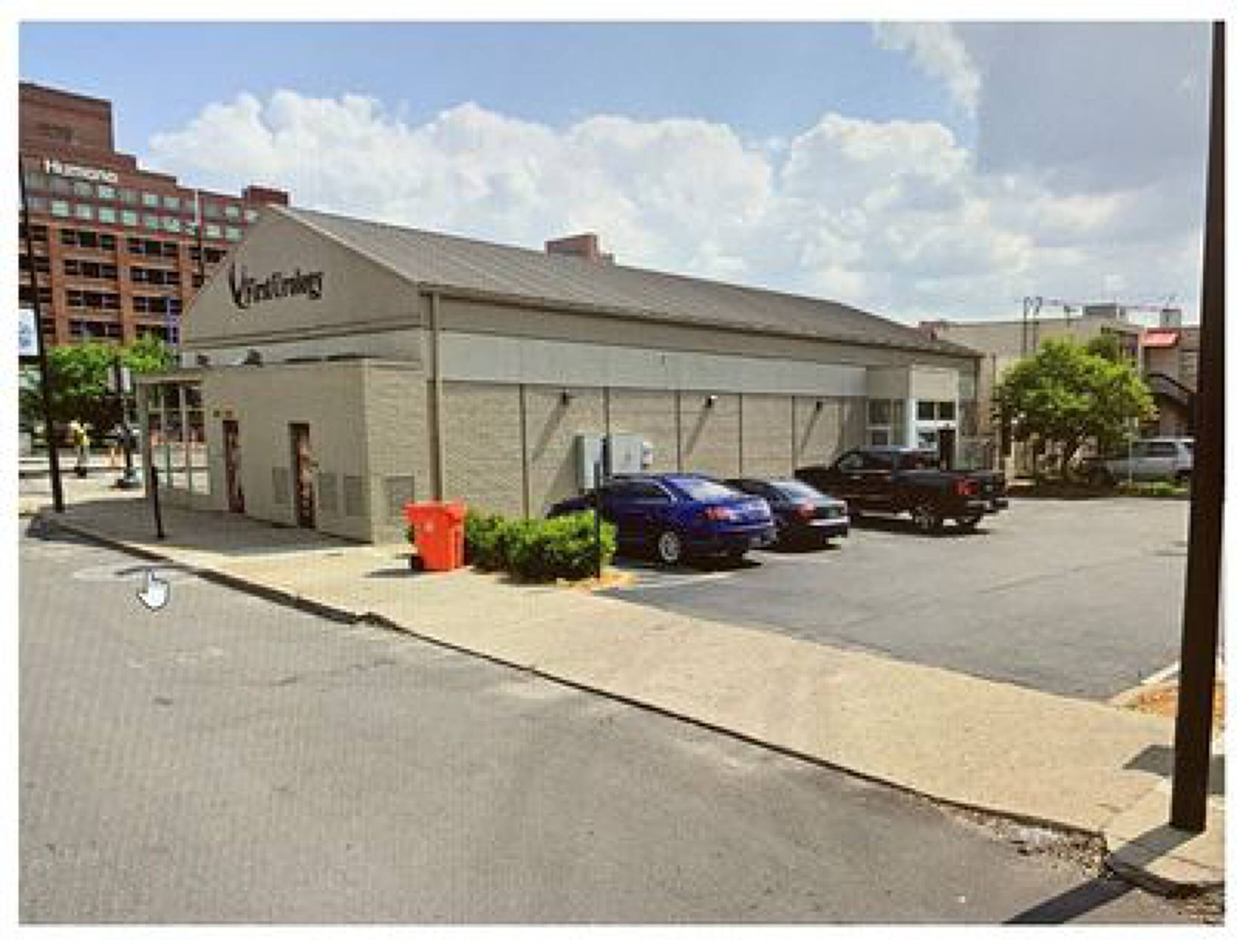 100 E Market St, Louisville, KY 40202 | Crexi.com