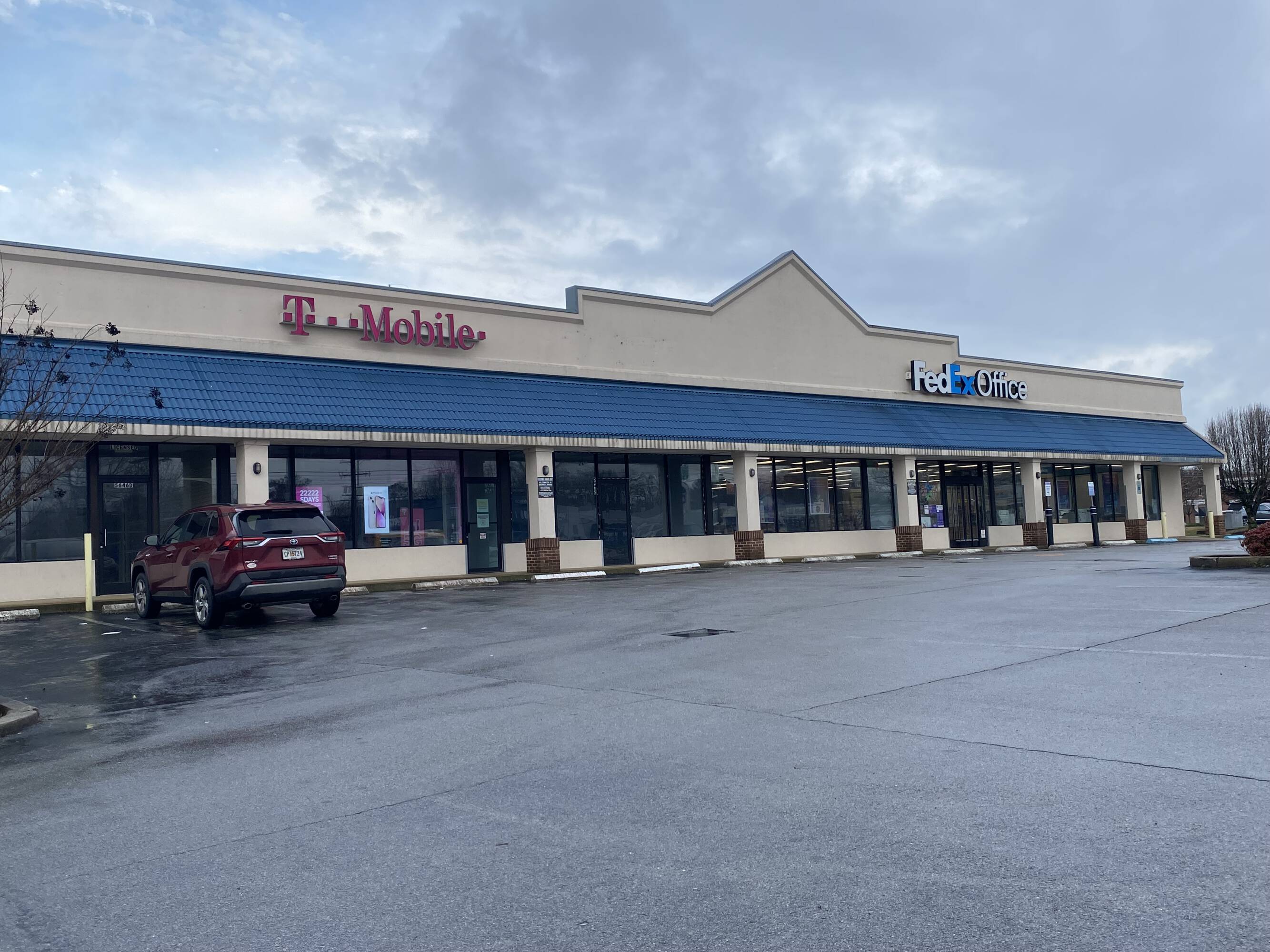 5646 Brainerd Rd, Chattanooga, TN 37411