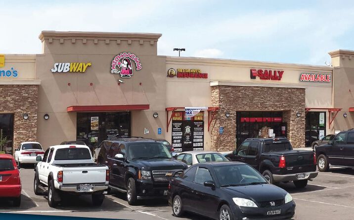 Pictures of Retail property located at 450 W El Monte Way, Suite C, Dinuba, CA 93618 for lease - image #1