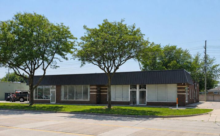 Pictures of Office property located at 27109 Harper Ave, St Clair Shores, MI 48081 for lease - image #1