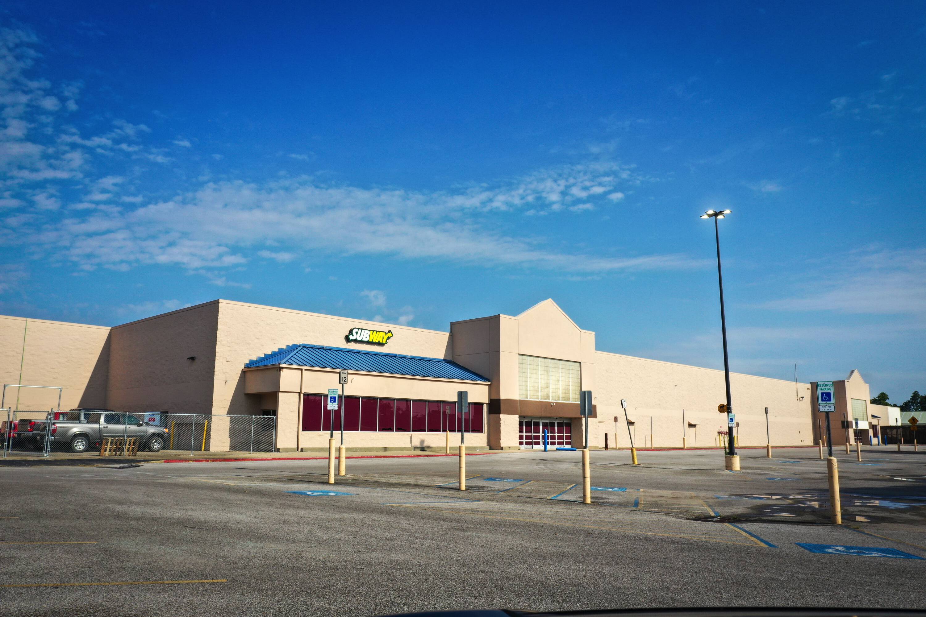 1229 NW Evangeline Thruway, Lafayette, LA 70501