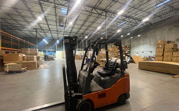 Pictures of Industrial property located at 1000 Vista Bonita Dr, Phoenix, AZ 85027 for lease - image #1