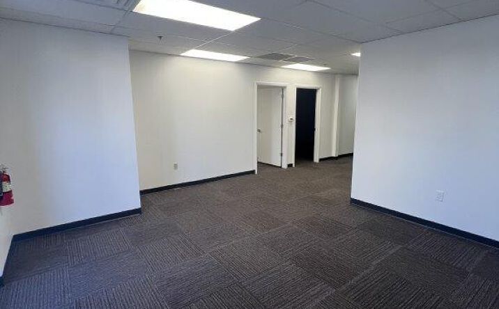 Pictures of Office, Industrial property located at 23015 N 15th Ave, Phoenix, AZ 85027 for lease - image #1