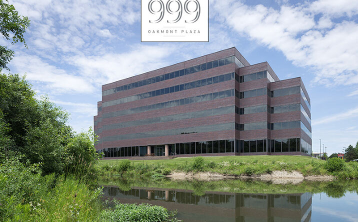 Pictures of Office property located at 999 Oakmont Plaza Dr, Westmont, IL 60559 for lease - image #1