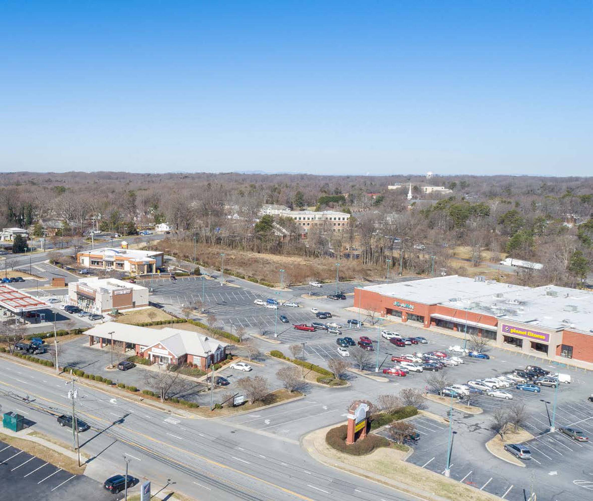 4636 W Market St, Greensboro, NC 29407