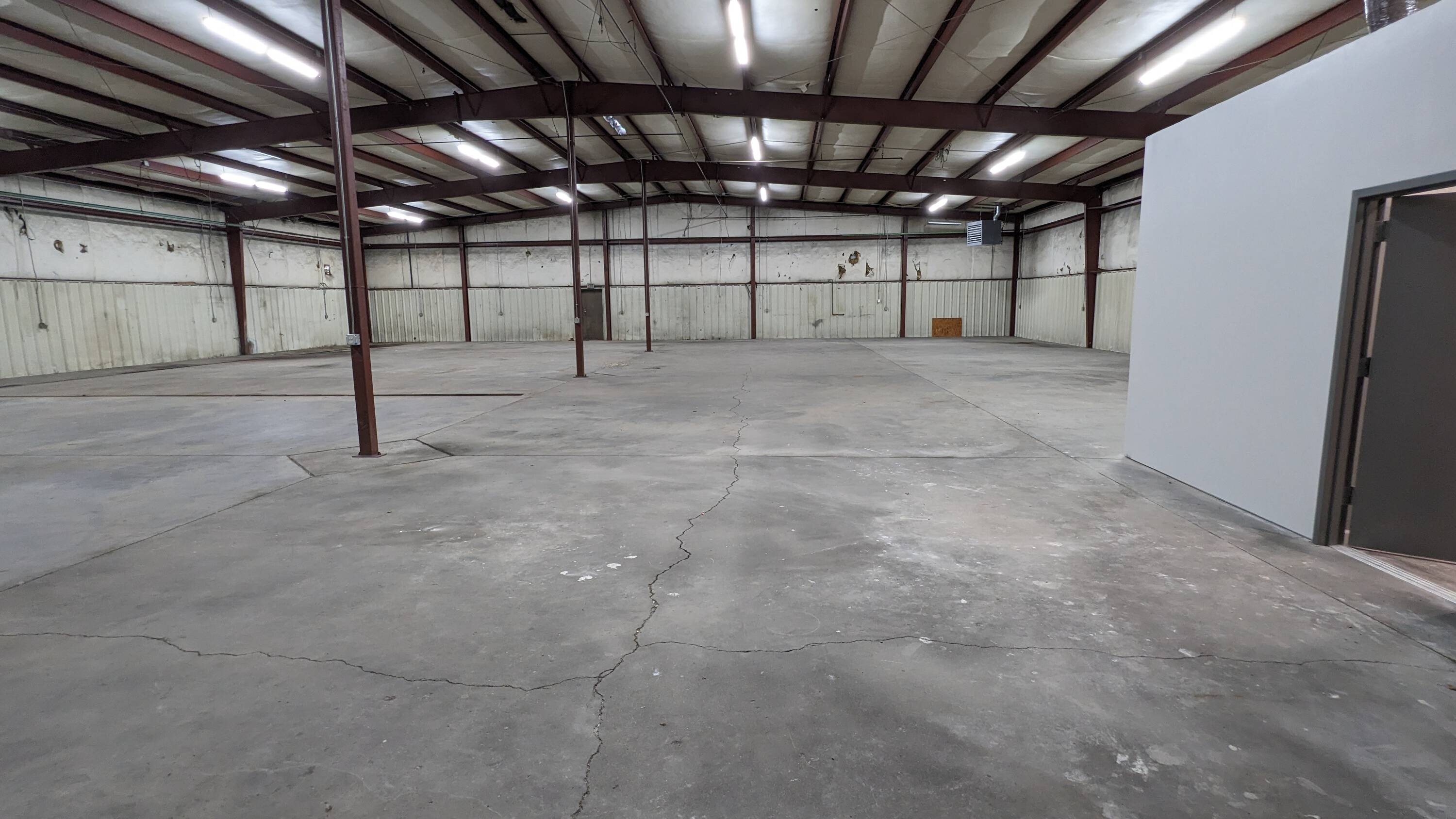 339 N West St, Wichita, KS 67203 Industrial Space for Lease