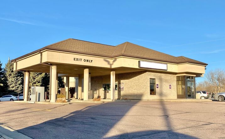 Pictures of Retail property located at 1220 E 57th St, Sioux Falls, SD 57108 for lease - image #1