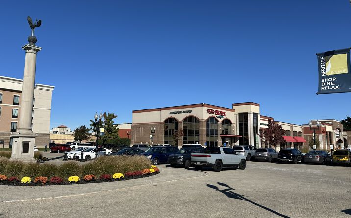 Pictures of Retail property located at 7321 Heritage Square Dr, Granger, IN 46530 for lease - image #1