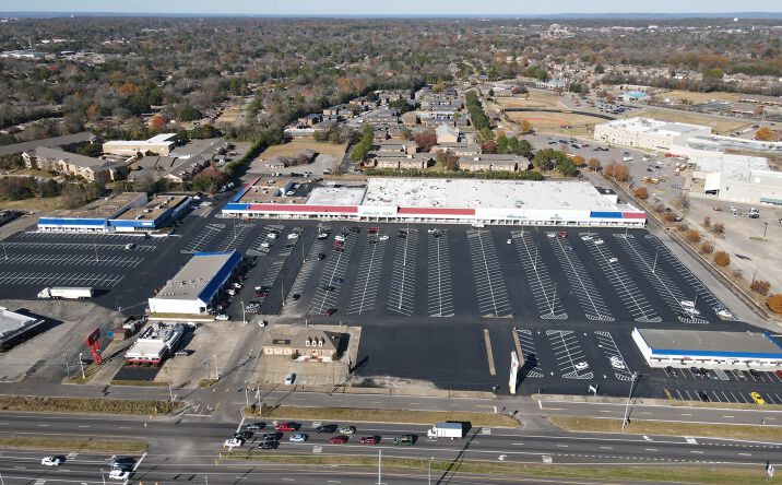 Pictures of Retail property located at 2681 E South Blvd, Montgomery, AL 36116 for lease - image #1