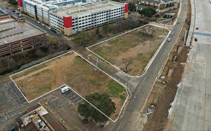 Pictures of Land property located at 820 N IH-35, Waco, TX 76706 for lease - image #1