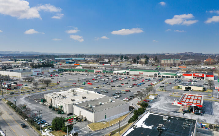 Pictures of Retail property located at 4023 Union Deposit Rd, Harrisburg, PA 17109 for lease - image #1