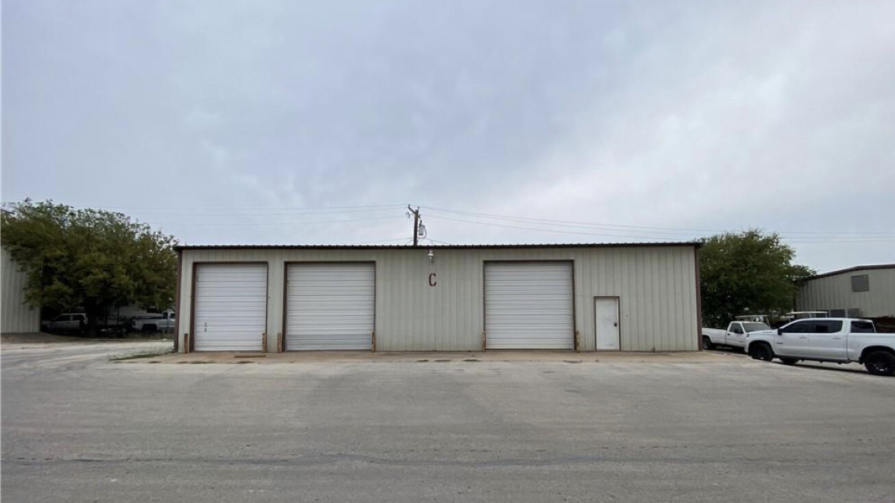 120 Iron Horse Dr, Hutto, TX 78634 Industrial Space for Lease