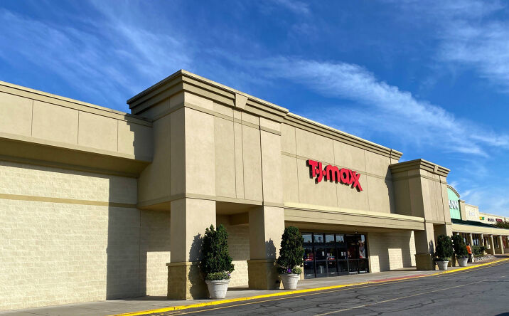 Pictures of Retail property located at 725 Dominion Square Shopping Center, Culpeper, VA 22701 for lease - image #1