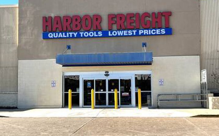 Pictures of Retail property located at 715 E Innes St, Salisbury, NC 28144 for lease - image #1