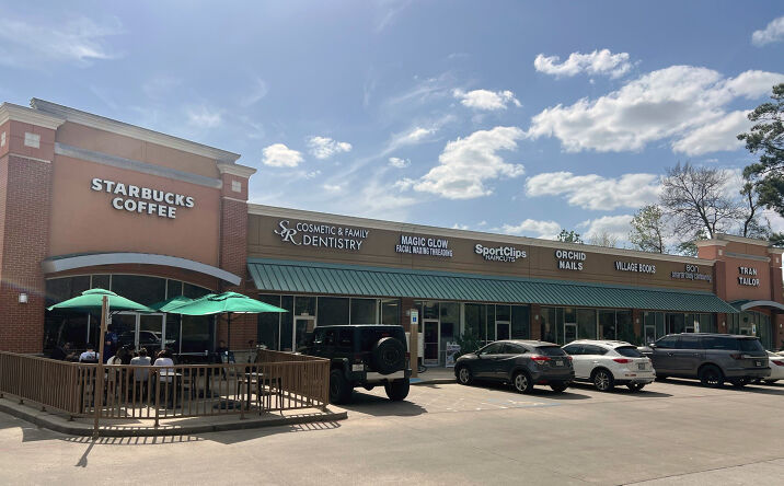 Pictures of Retail property located at 9955 Woodlands Parkway Shopping Center, The Woodlands, TX 77382 for lease - image #1