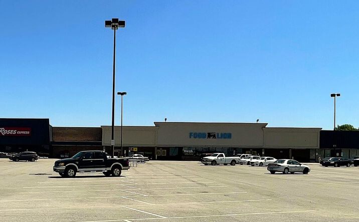 Pictures of Retail property located at 258 Main St, Scotland Neck, NC 27874 for lease - image #1