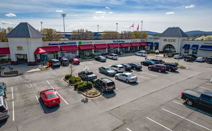 Pictures of Retail property located at 3030 Memorial Pkwy SW, Huntsville, AL 35801 for sales - image #1