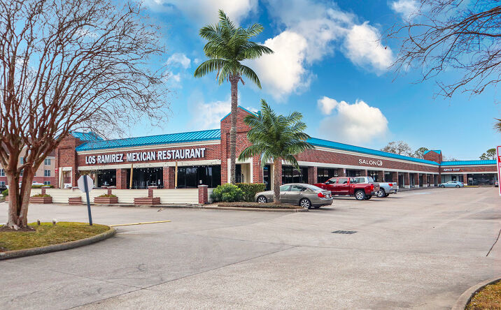Pictures of Retail property located at 445 Bay Area Blvd, Houston, TX 77058 for lease - image #1
