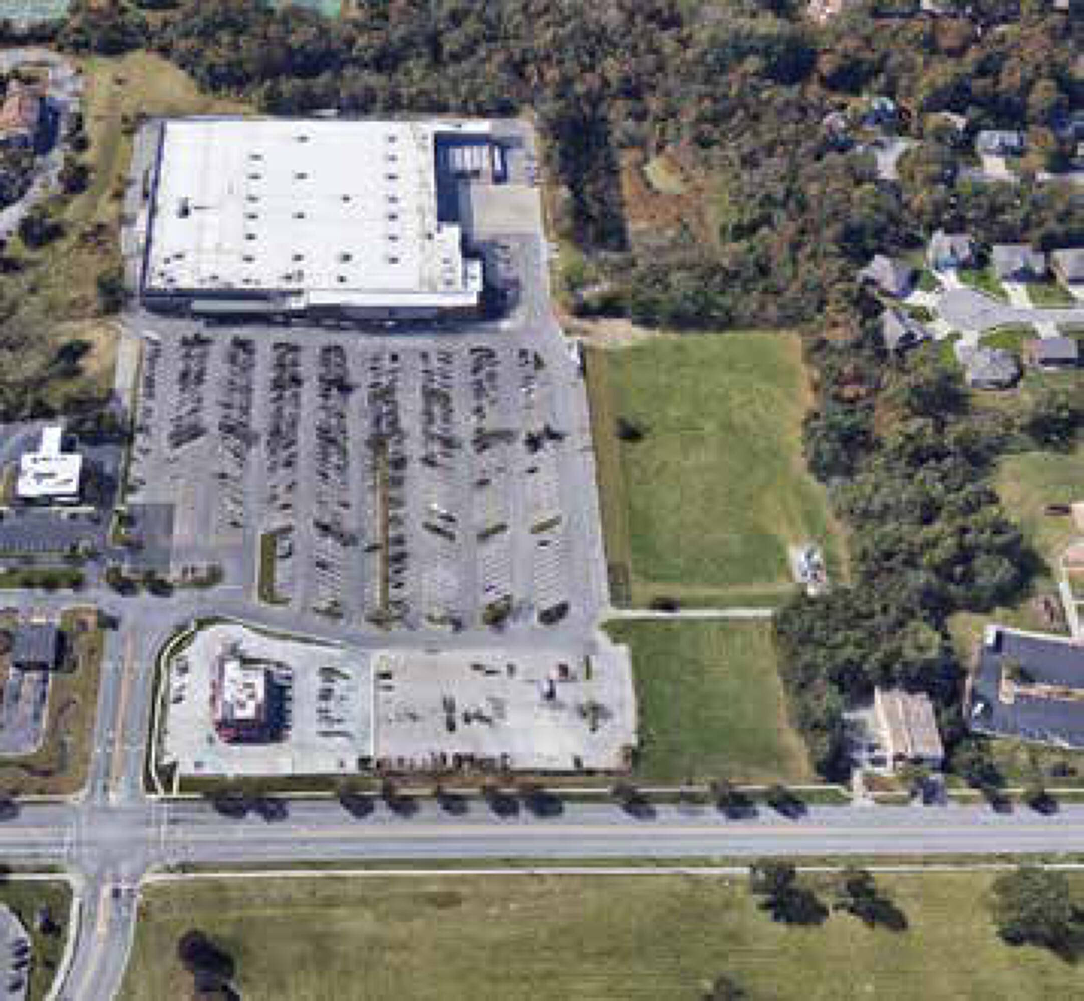 51105150 N Oak Trafficway, Kansas City, MO 64118