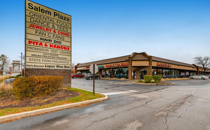 Retail to Rent, 2 Woodfield Mall, 60173 - CBRE Commercial