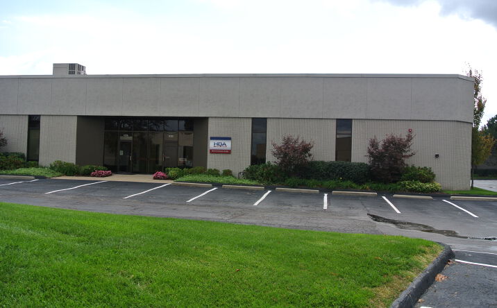 Pictures of Industrial property located at 13730 Shoreline Ct E, Earth City, MO 63045 for lease - image #1