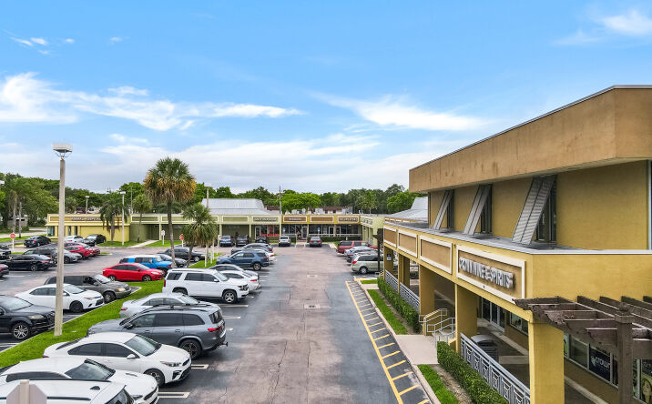 Pictures of Retail property located at 3359-3399 Sheridan Street, Hollywood, FL 33021 for lease - image #1