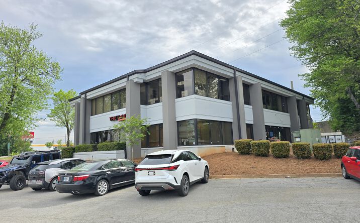 Pictures of Office property located at 6139 Oakbrook Pkwy, Norcross, GA 30093 for lease - image #1