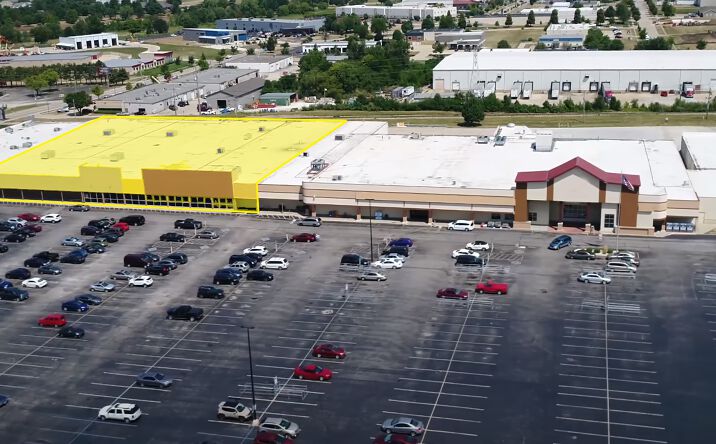 Pictures of Retail, Industrial, Special Purpose property located at 2002 Glenn Park Dr, Champaign, IL 61821 for lease - image #1