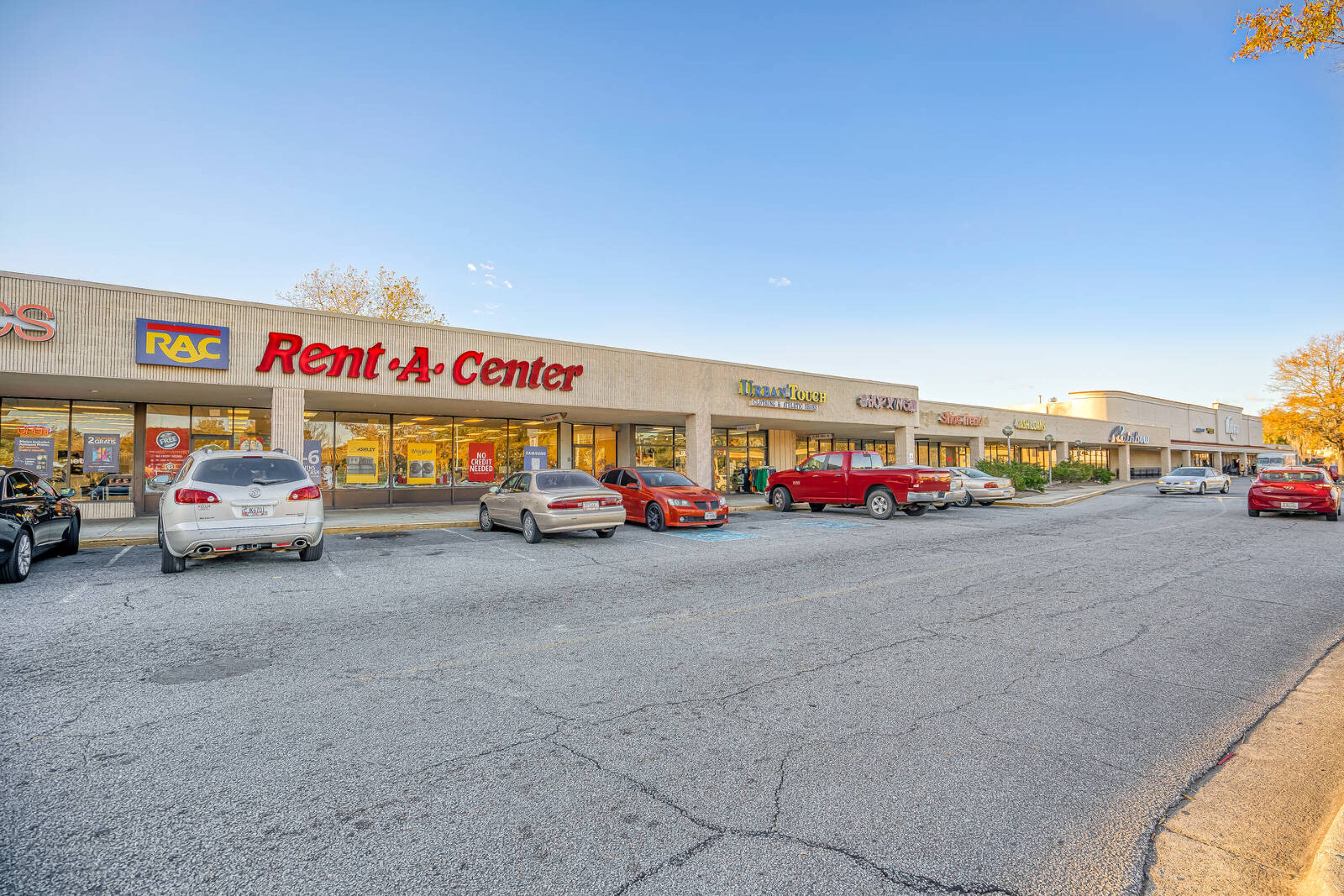 1900 E Victory Dr, Savannah, GA 31404